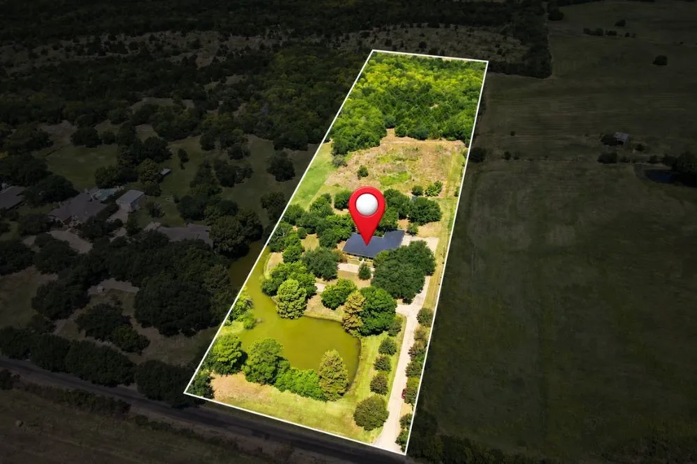 2000 Crisp Road Ennis, TX 75119