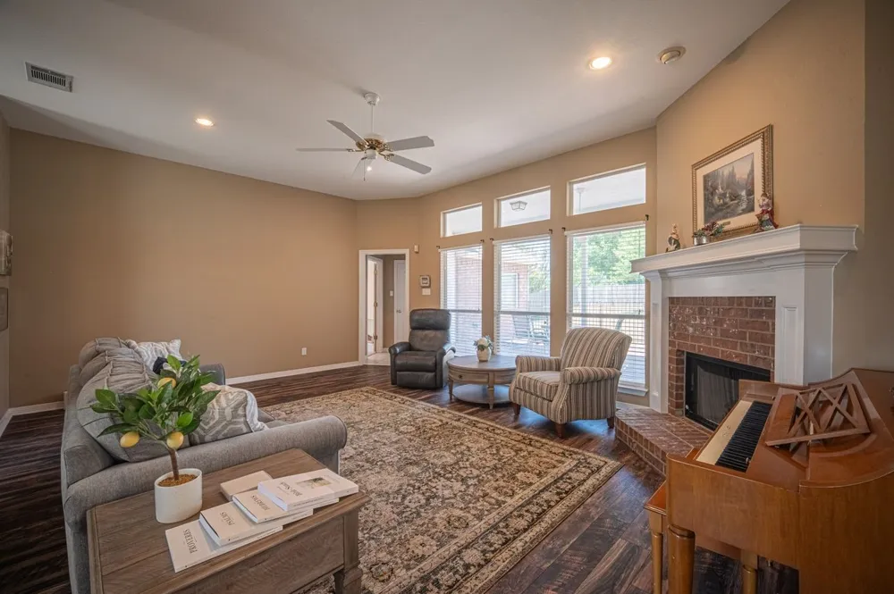 103 Meadow Glen Lane Ovilla, TX 75154