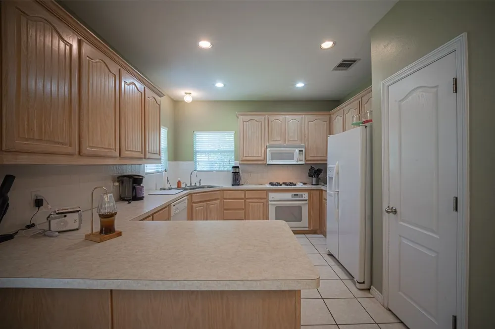 103 Meadow Glen Lane Ovilla, TX 75154