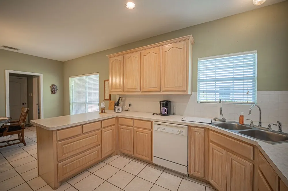 103 Meadow Glen Lane Ovilla, TX 75154