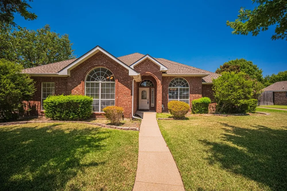 103 Meadow Glen Lane Ovilla, TX 75154