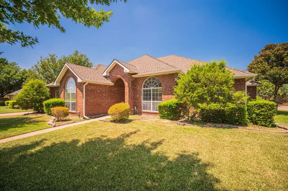 103 Meadow Glen Lane Ovilla, TX 75154