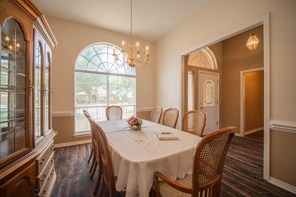 103 Meadow Glen Lane Ovilla, TX 75154