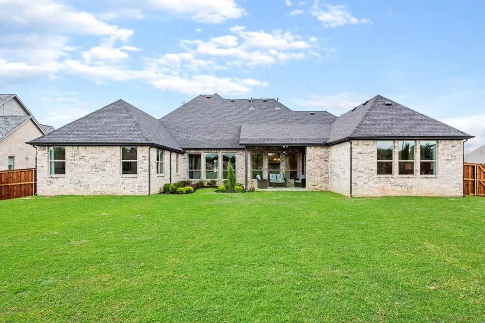 2141 Glenbrook Street Haslet, TX 76052