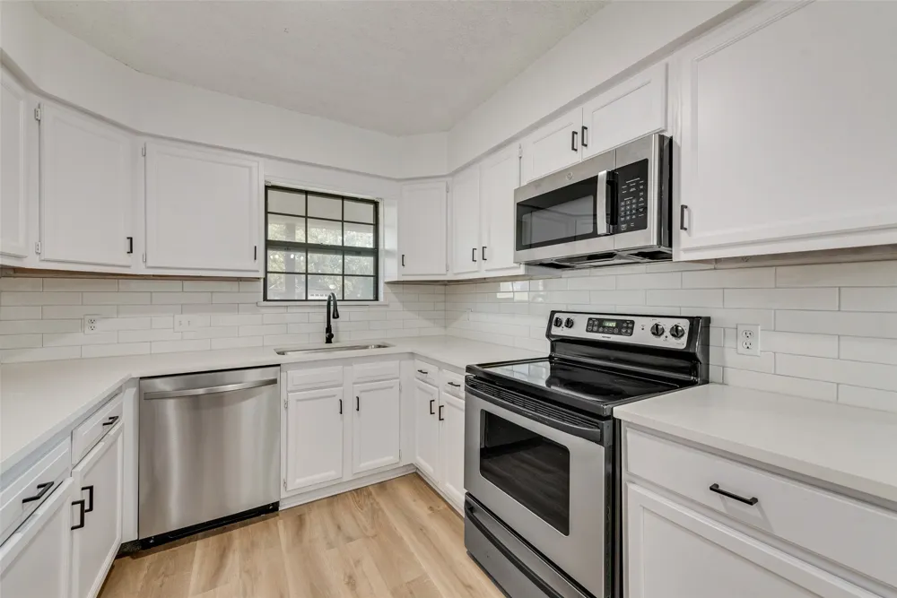 907 Melanie Lane Keene, TX 76059