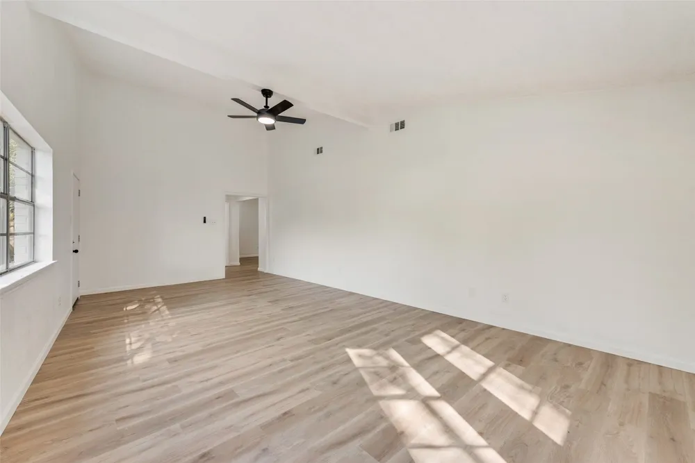 907 Melanie Lane Keene, TX 76059