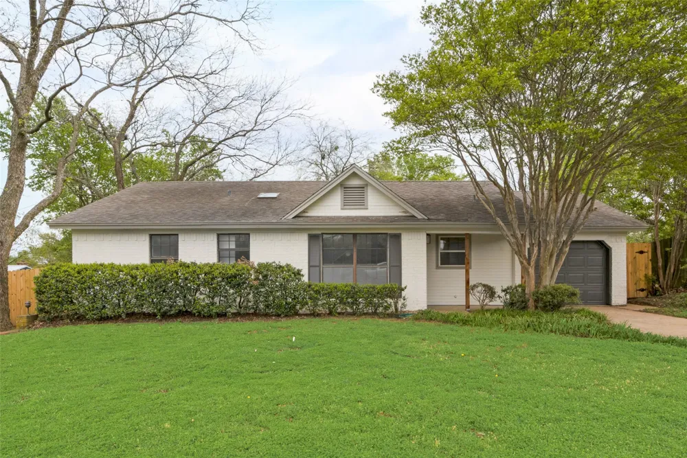 907 Melanie Lane Keene, TX 76059