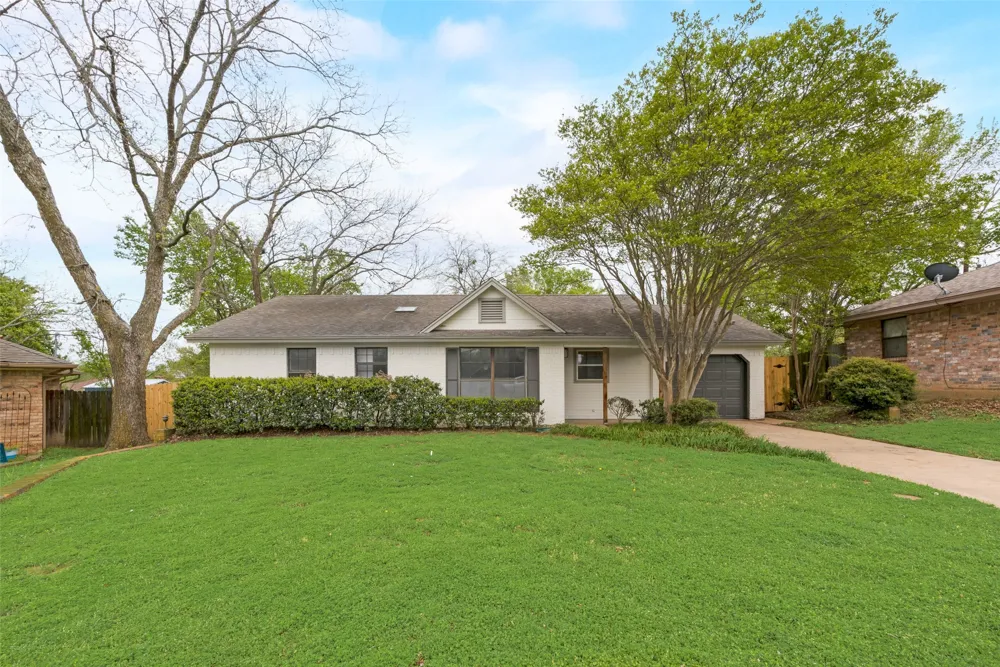 907 Melanie Lane Keene, TX 76059