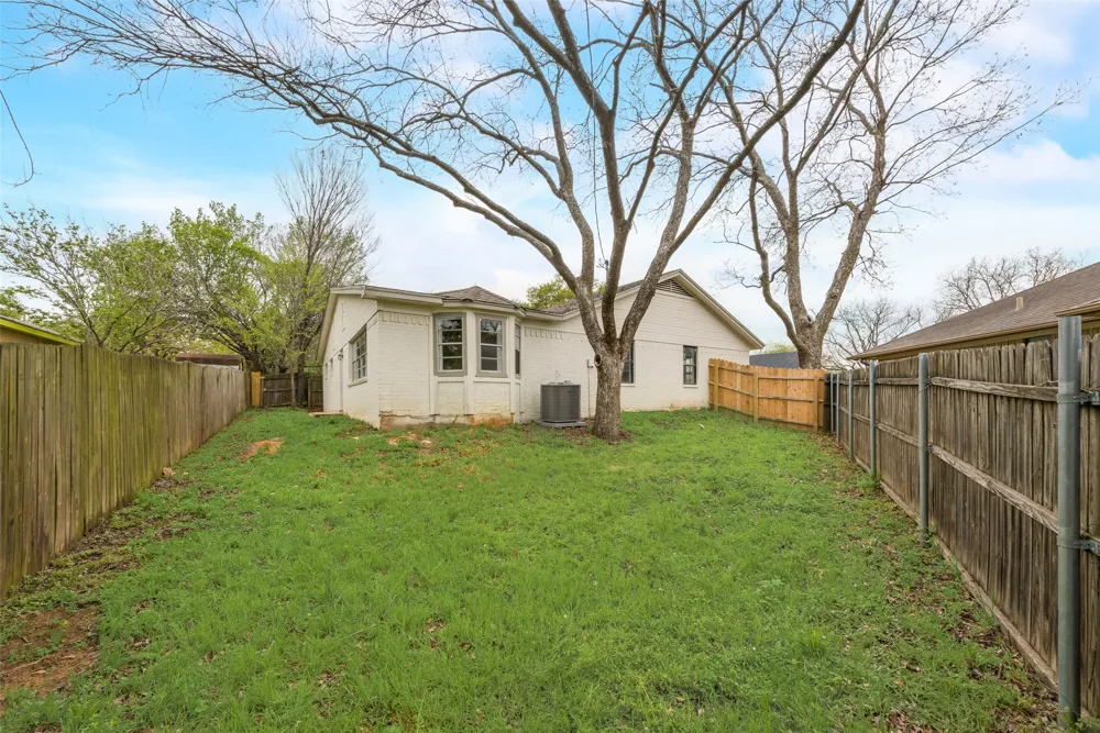 907 Melanie Lane Keene, TX 76059