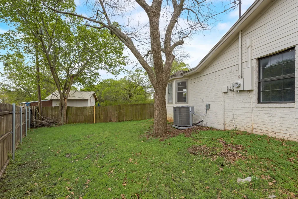 907 Melanie Lane Keene, TX 76059