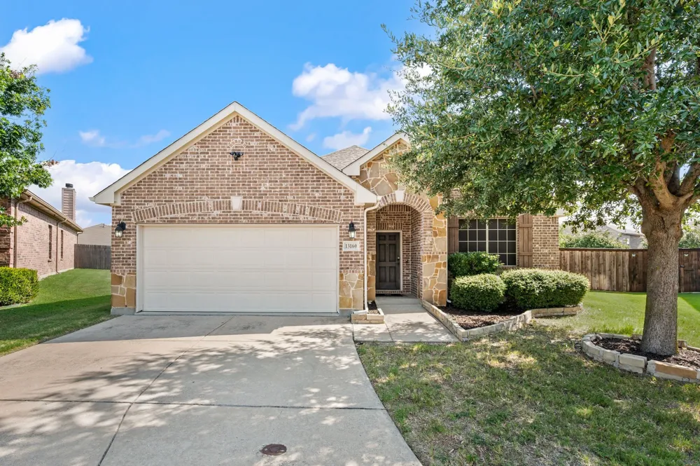 13160 Larks View Point Fort Worth, TX 76244