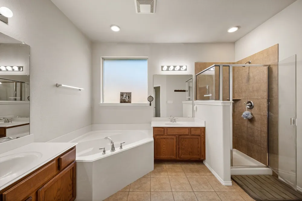 13160 Larks View Point Fort Worth, TX 76244