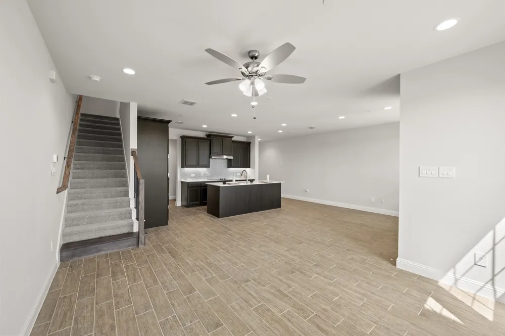 656 Sandiford Court Mansfield, TX 76063