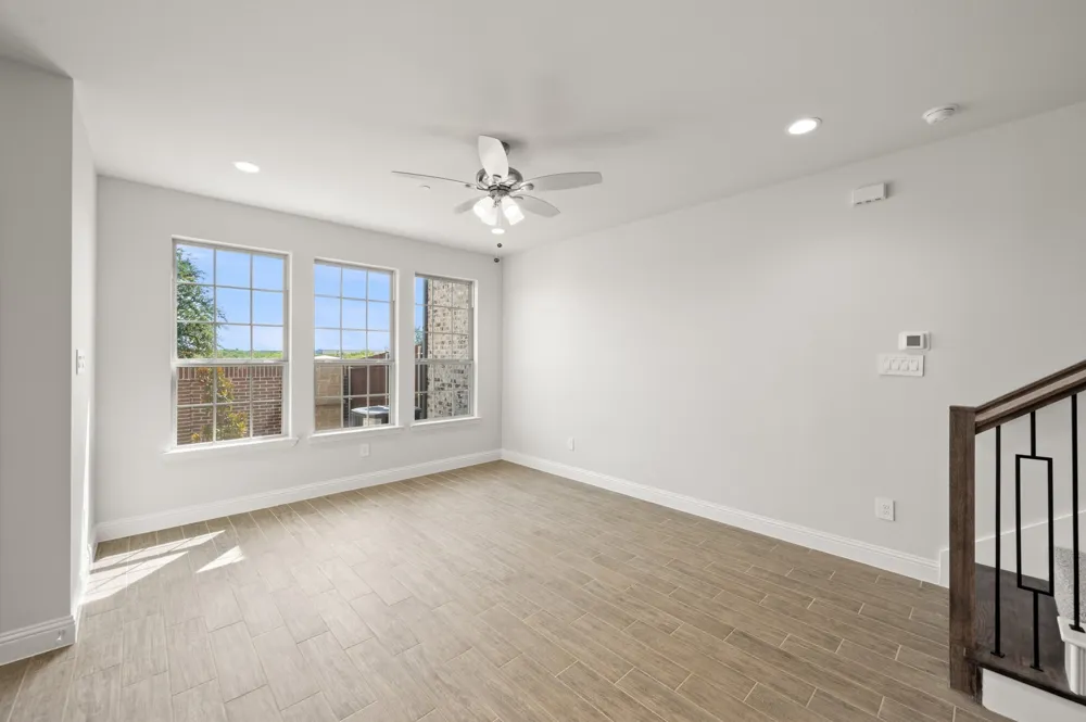 656 Sandiford Court Mansfield, TX 76063