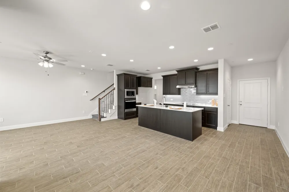 656 Sandiford Court Mansfield, TX 76063