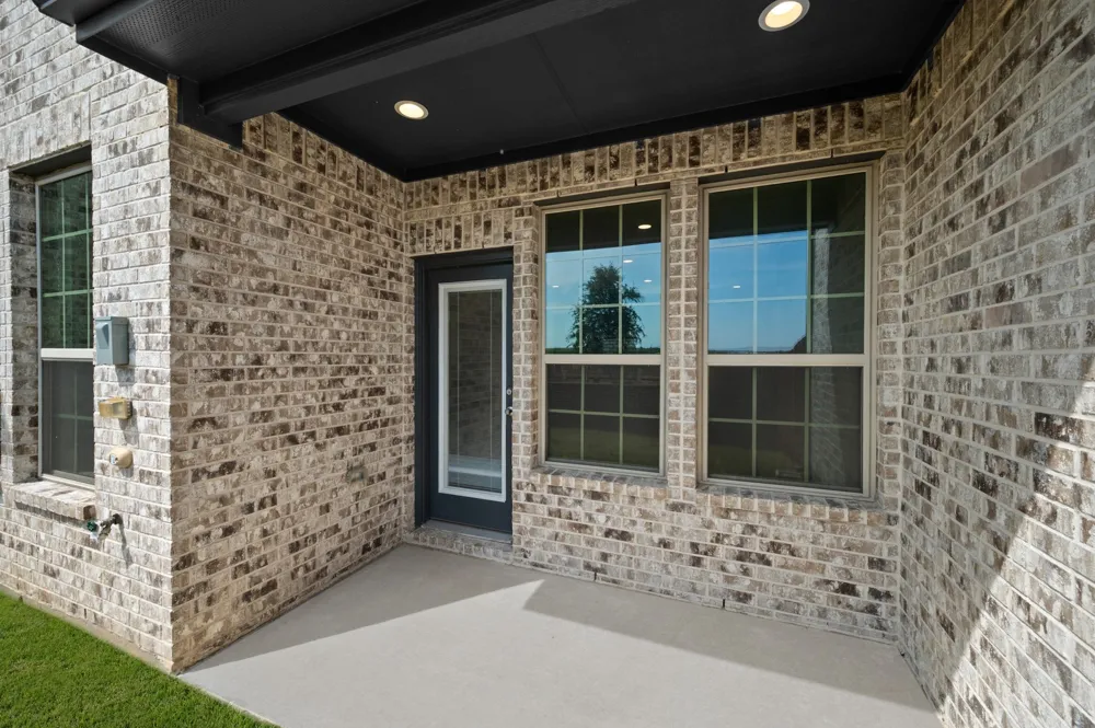 656 Sandiford Court Mansfield, TX 76063