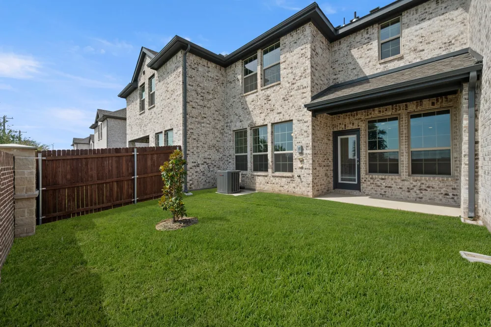656 Sandiford Court Mansfield, TX 76063