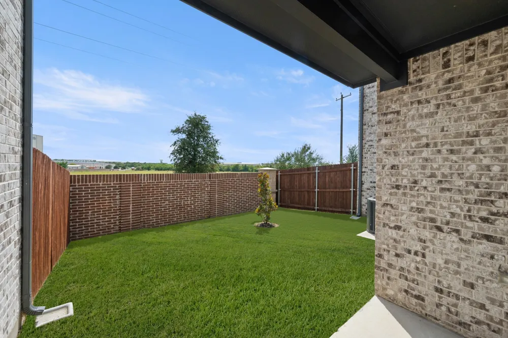 656 Sandiford Court Mansfield, TX 76063