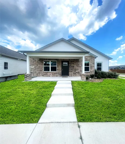 4817 Bullfrog Way