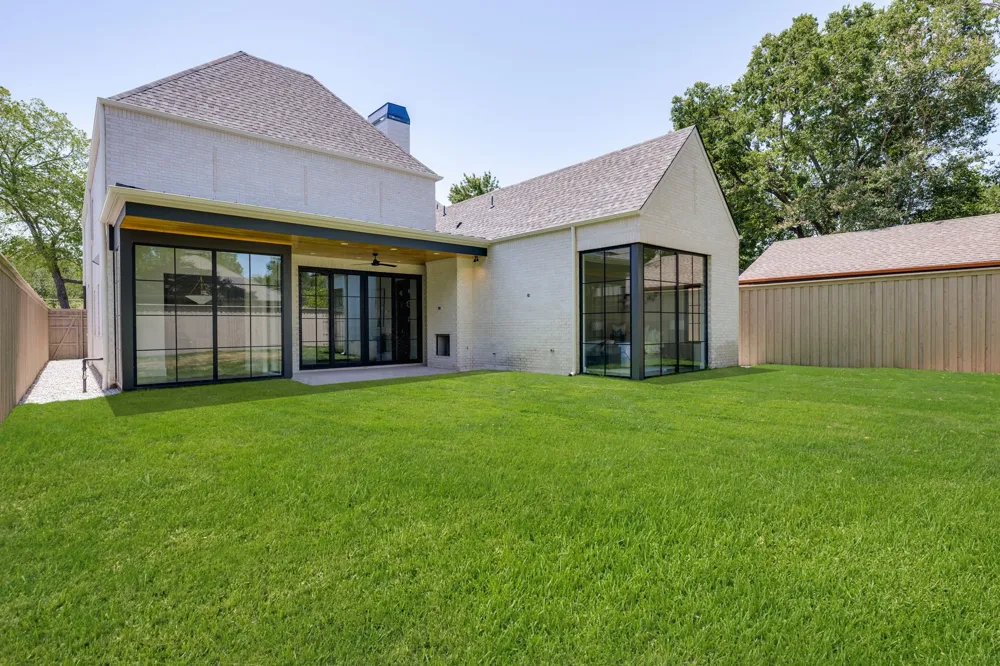 9027 Daytonia Avenue Dallas, TX 75218