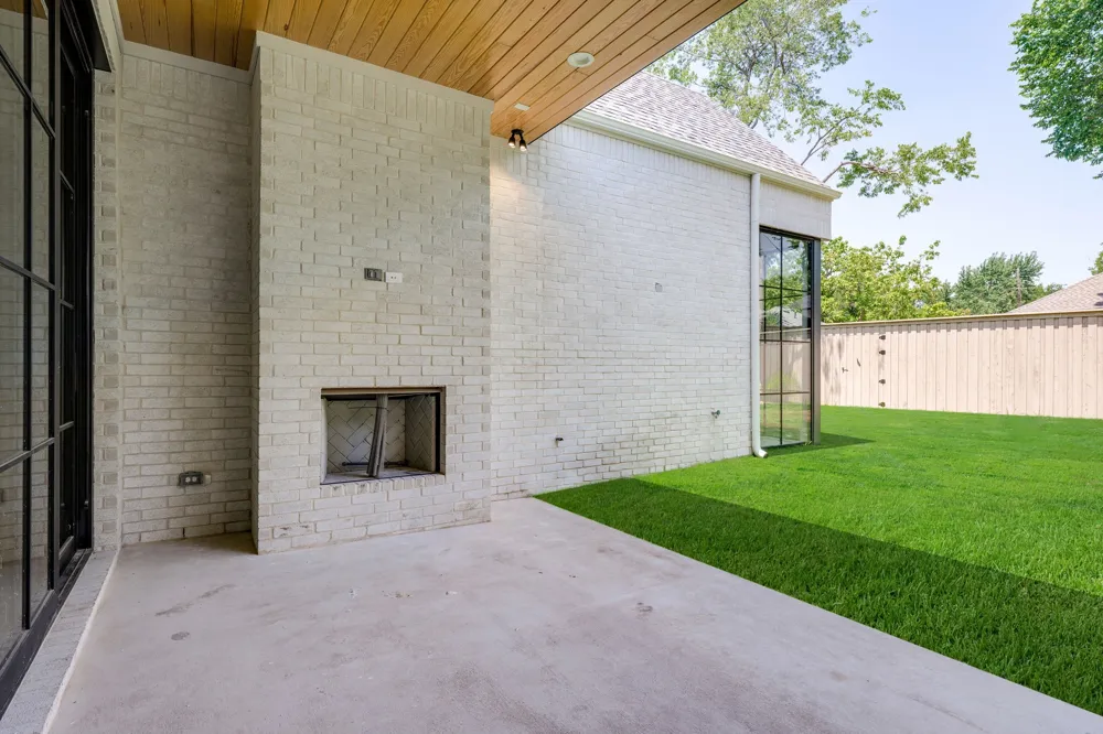 9027 Daytonia Avenue Dallas, TX 75218