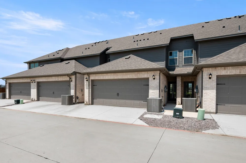 4504 Avion Drive Sanger, TX 76266
