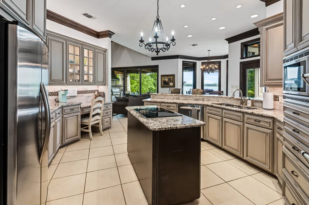 3637 County Road 4804 Athens, TX 75752