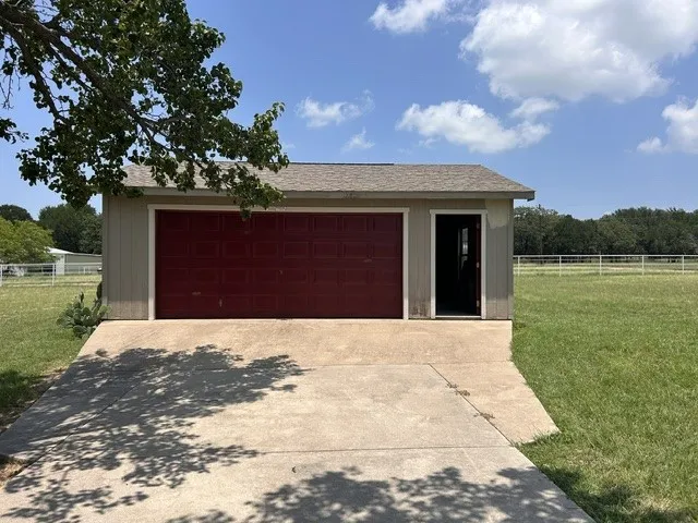 177 County Road 4917 Newark, TX 76071
