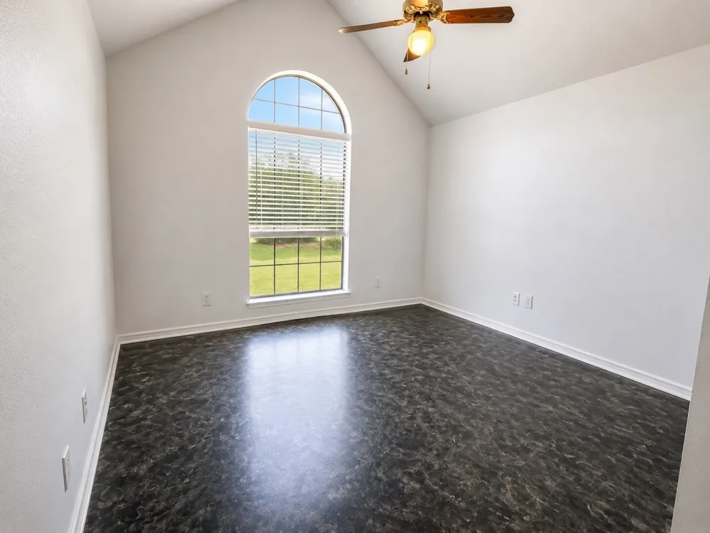 177 County Road 4917 Newark, TX 76071