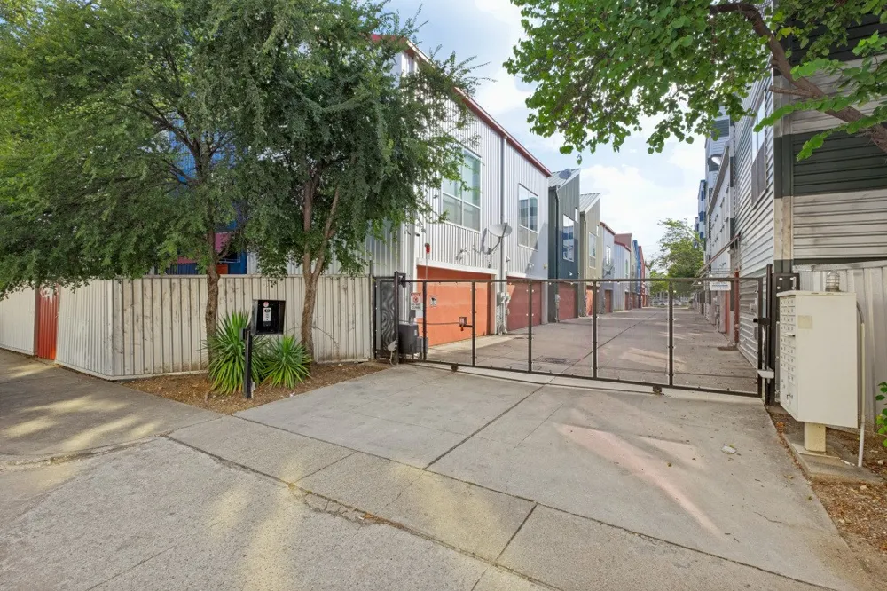 1211 Urban Lofts Drive Dallas, TX 75215