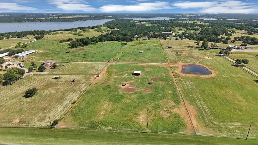15135 E Fm 922 Tioga, TX 76271