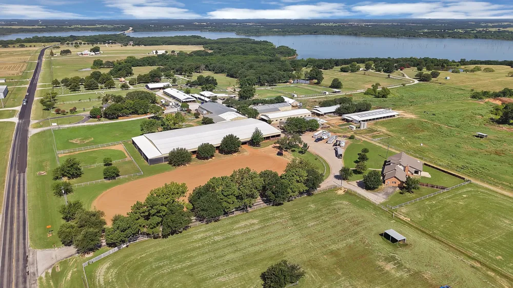 15135 E Fm 922 Tioga, TX 76271