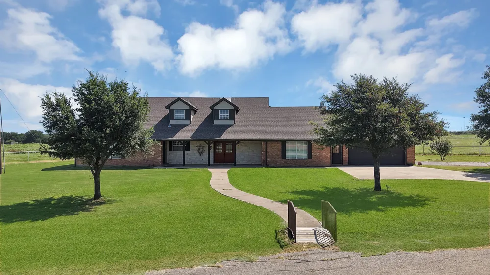 15135 E Fm 922 Tioga, TX 76271