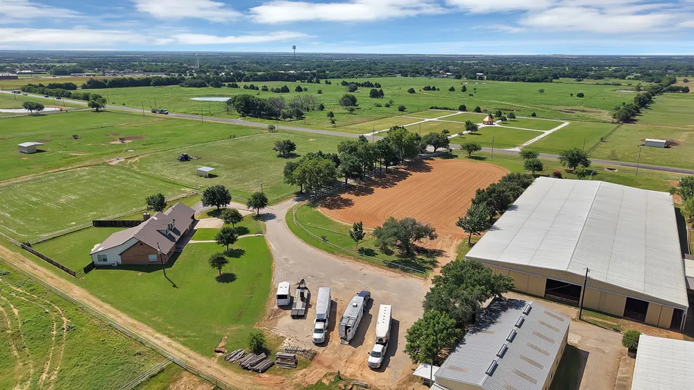 15135 E Fm 922 Tioga, TX 76271