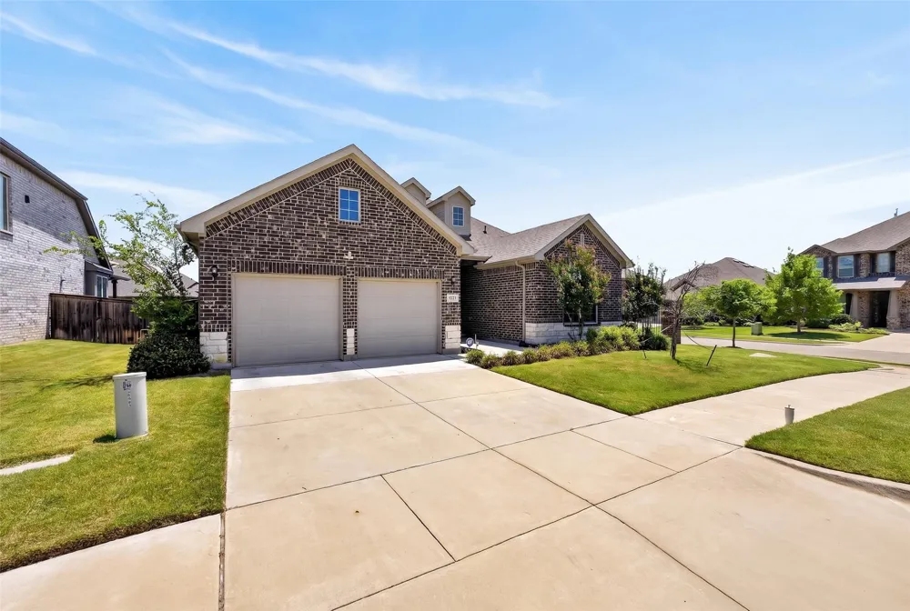 7223 Fallen Crest Lane Arlington, TX 76001