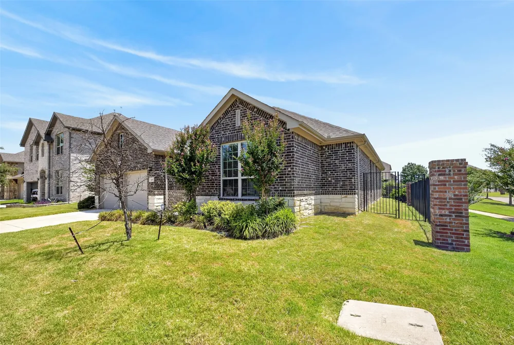 7223 Fallen Crest Lane Arlington, TX 76001