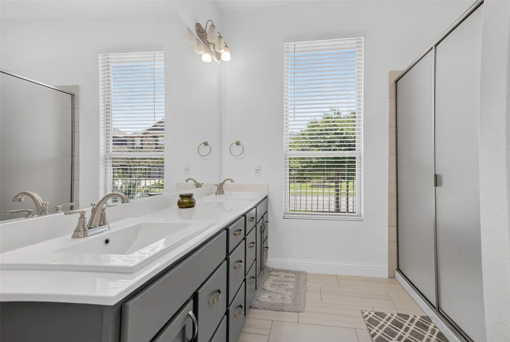 7223 Fallen Crest Lane Arlington, TX 76001