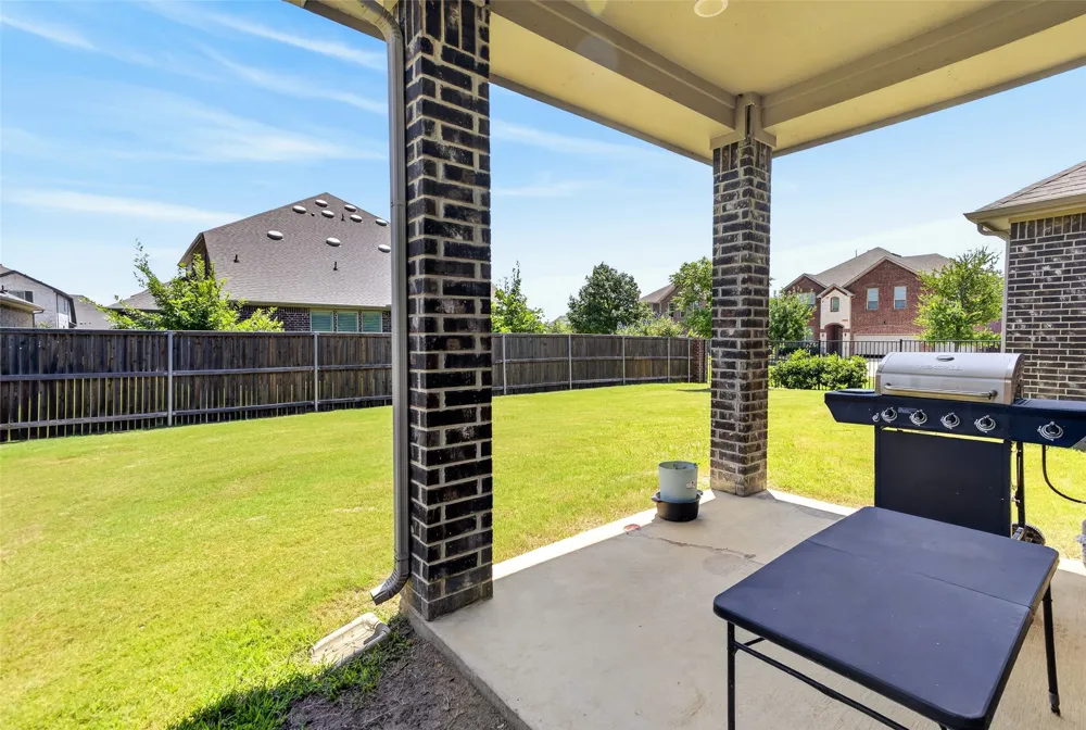7223 Fallen Crest Lane Arlington, TX 76001