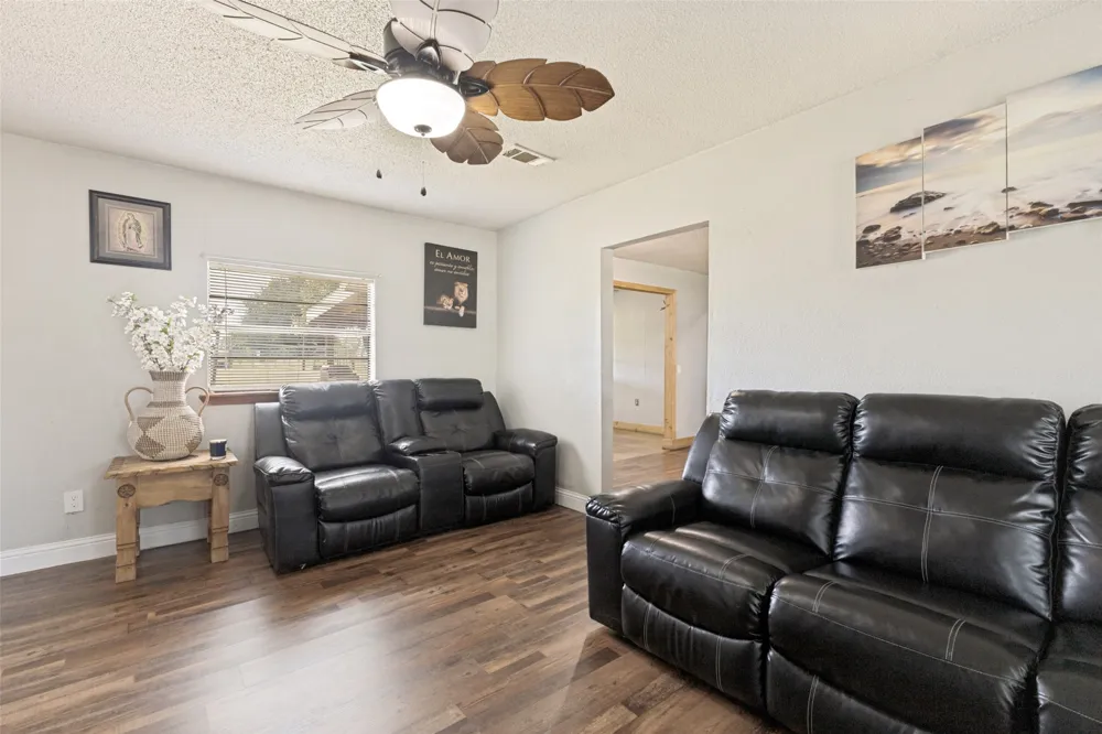 7400 County Road 131A Terrell, TX 75161
