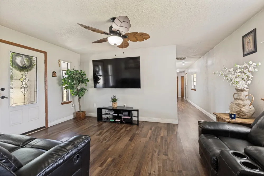 7400 County Road 131A Terrell, TX 75161