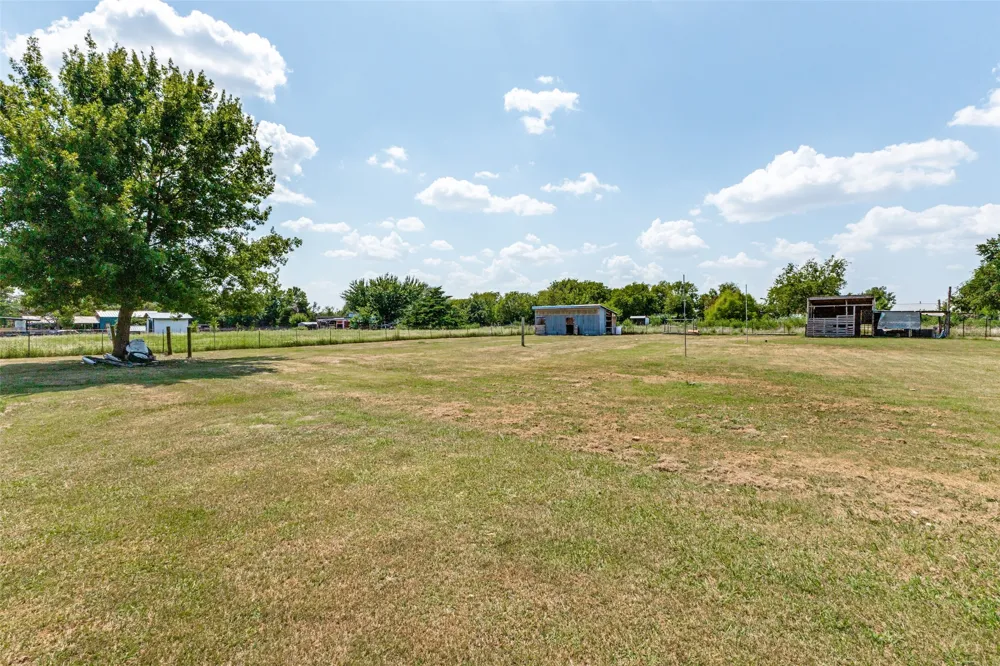 7400 County Road 131A Terrell, TX 75161