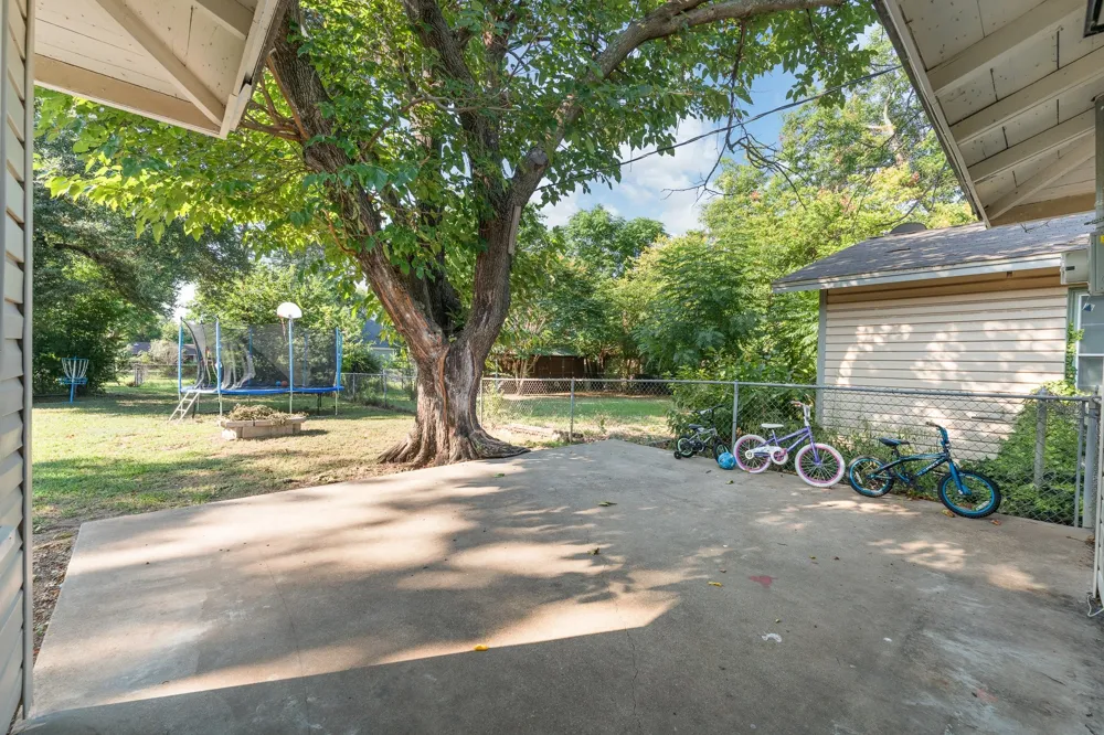 809 Phillips Street Cleburne, TX 76033