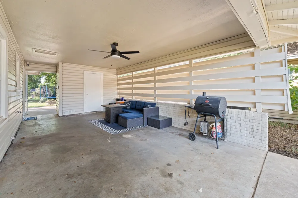 809 Phillips Street Cleburne, TX 76033