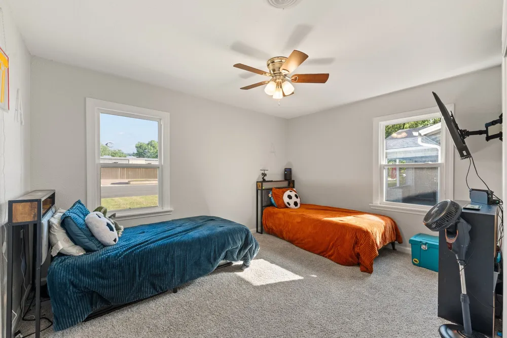 809 Phillips Street Cleburne, TX 76033