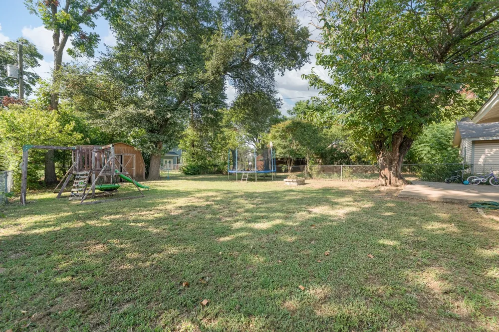 809 Phillips Street Cleburne, TX 76033