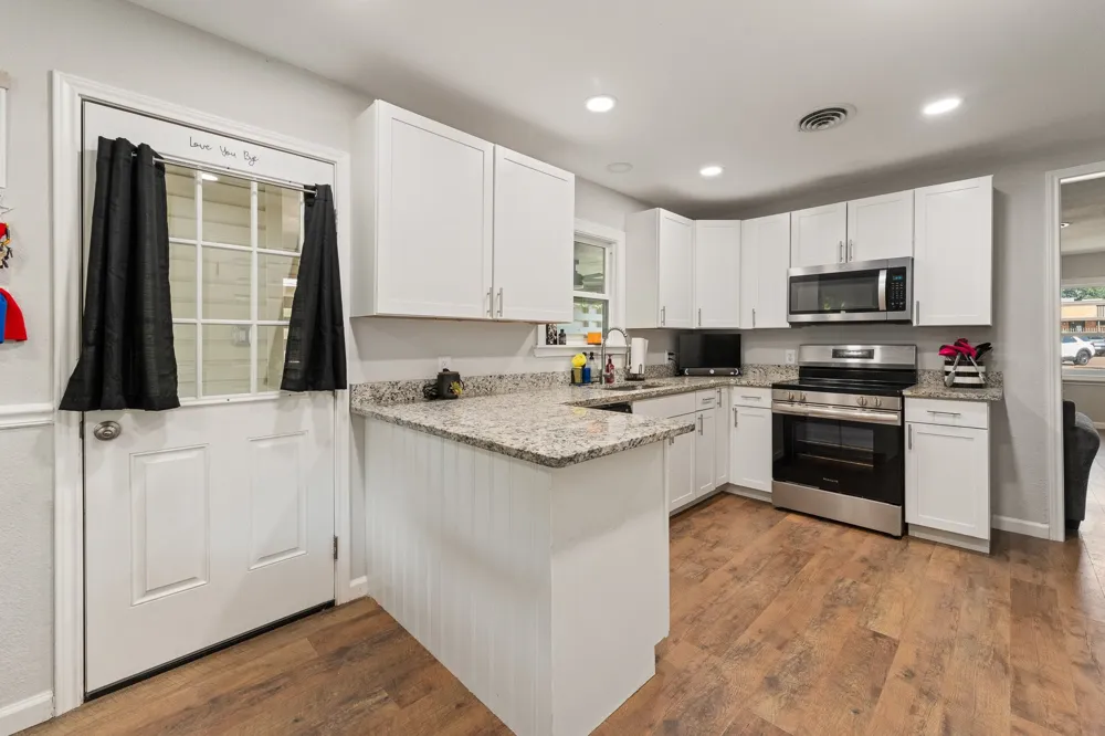 809 Phillips Street Cleburne, TX 76033