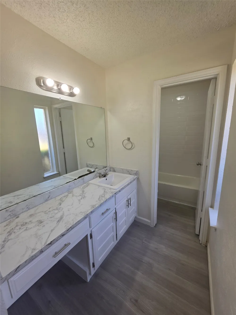 216 Tejas Drive Glenn Heights, TX 75154