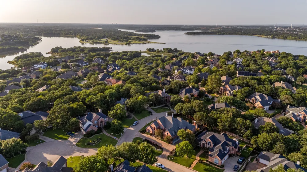 801 Shady Bend Court Highland Village, TX 75077