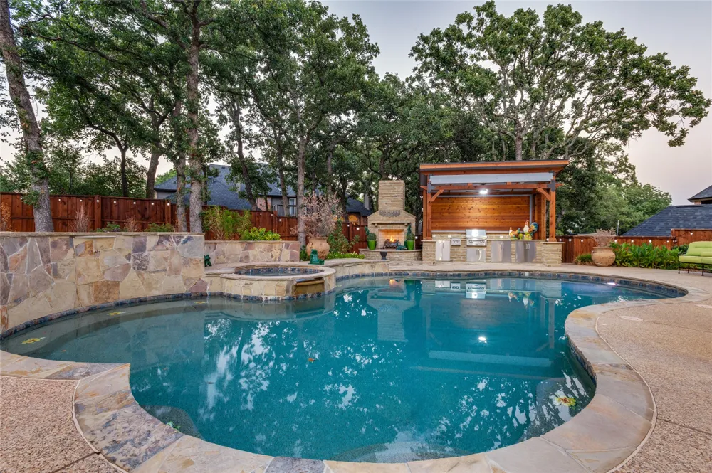 801 Shady Bend Court Highland Village, TX 75077