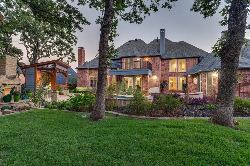 801 Shady Bend Court Highland Village, TX 75077